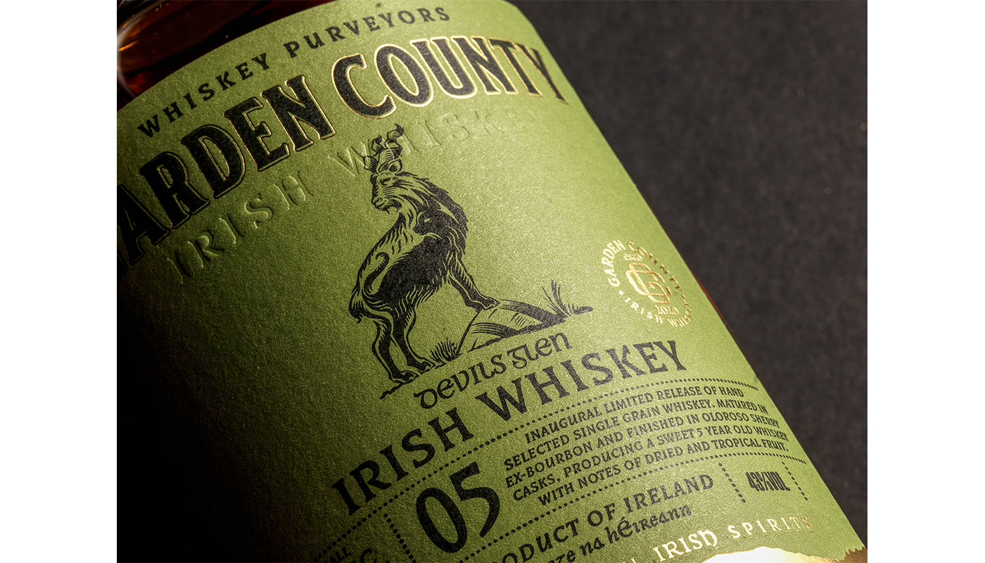 花园乡村爱尔兰威士忌融合了精致吉祥物IP形象设计